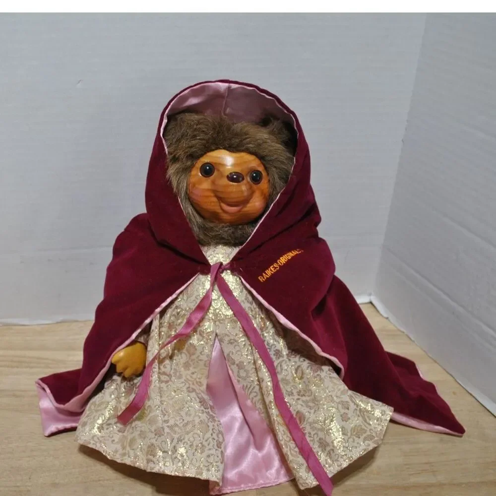 Vintage Robert Raikes 1989 Marian Hedgehog Maid Marian Robin Hood Wood Face
